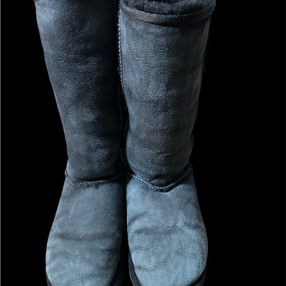 UGG Australia Women's Classic Tall Black Sheepskin Shearling Boots Size 8W - Picture 8 of 16